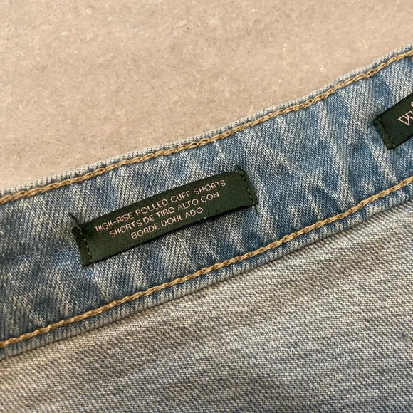 NWT Wild Fable High Rise Rolled Cuff Cut Off Denim Jean Shorts Distress Size 17 - Picture 5 of 9
